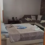 ゲストハウス Bujtina Dodo Leskovik