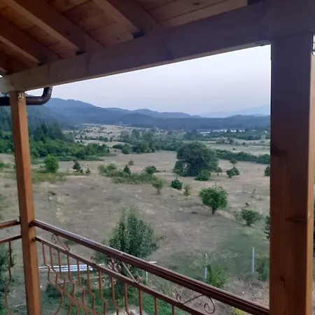 Bujtina Dodo Konukevi Leskovik